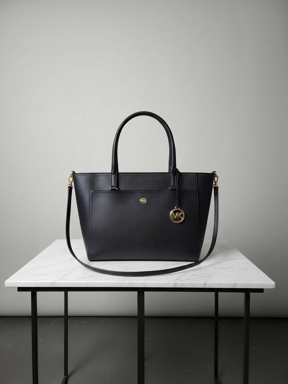 Authentic Michael Kors Maisie Large Pebbled Leather Crossbody Tote Bag - Black